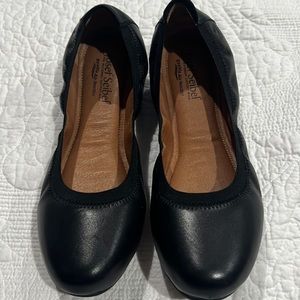 Josef Siebel Black Pippa 33 Flat size 9